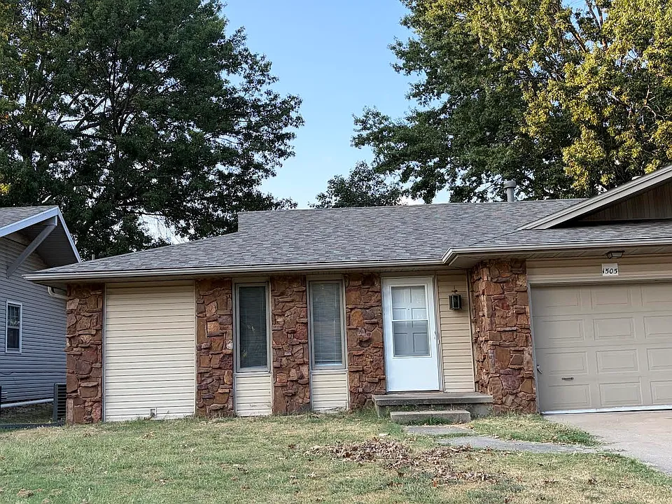 1505 E Camino Alto St #1505