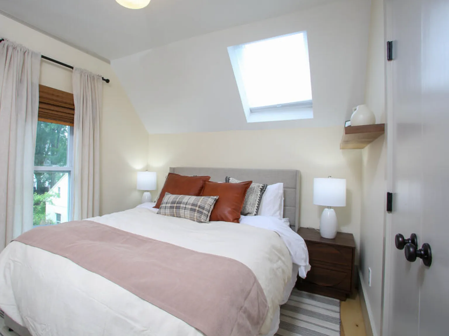 2 bed, $3,250 — Photo 2