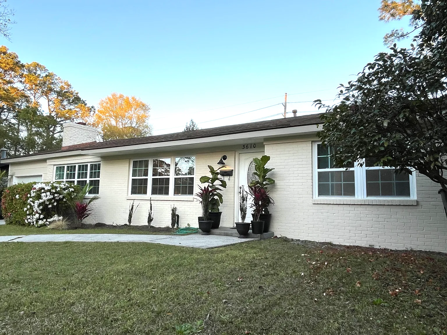 4 bed, 1.5 bath, 1820 sqft, $2,599 — Photo 3