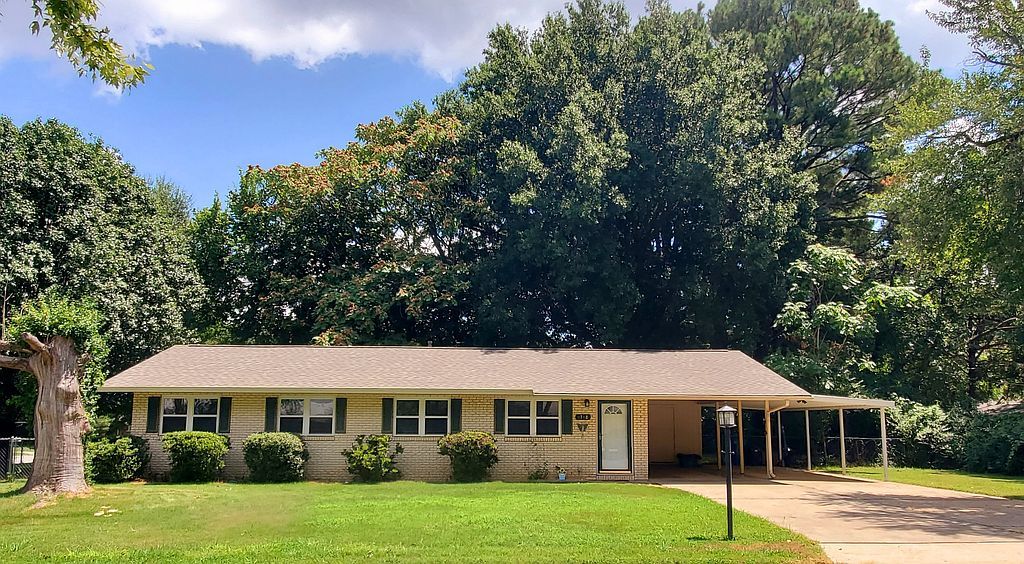 1748 N Oakland Ave - Property Image