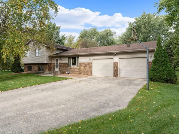 930 Ridgeview Pl NE, Owatonna, MN 55060