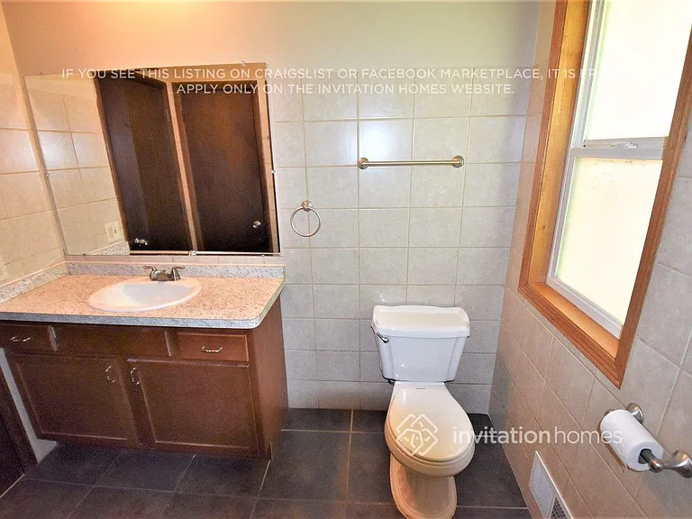 906 Ghostley Ln N — Photo 11