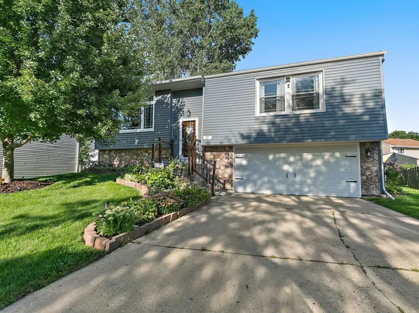 17 Joslyn Dr, Elgin, IL 60120