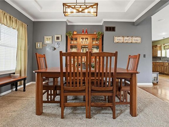 5th image of 10806 Country Ln