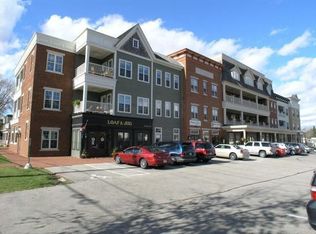 601 Genesee St, Delafield, WI 53018