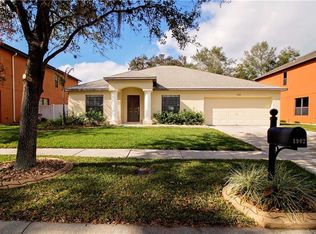 1902 Abbey Trace Dr, Dover, FL 33527