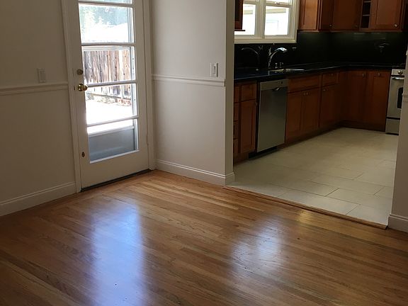 5th image of 1049 Sonoma Ave