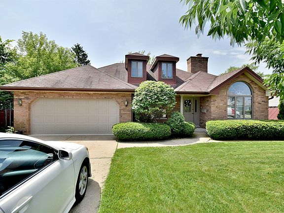 8215 W Summerdale Ave Chicago Il 60656 www.zillow.com