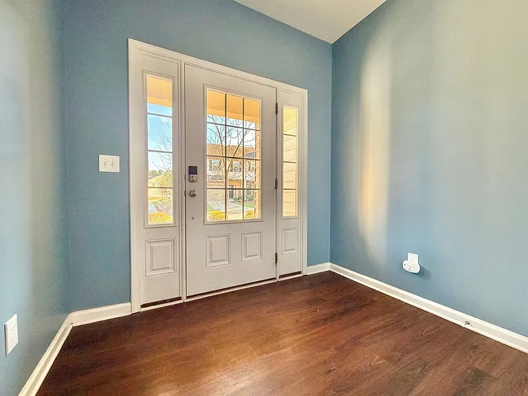 502 Timpson Ave — Photo 3
