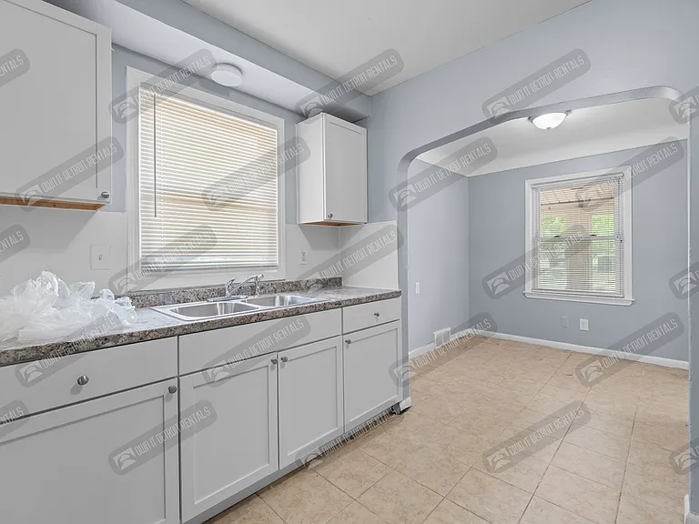 13917 Rossini Dr — Photo 13