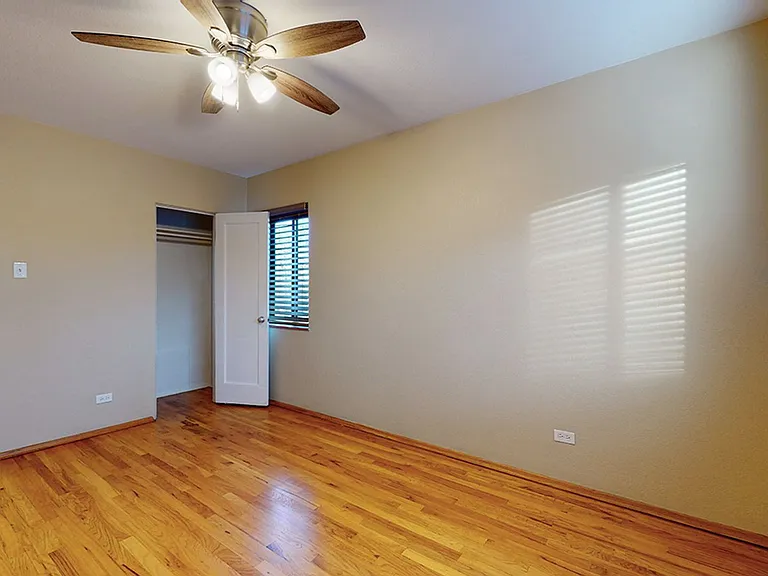 Poplar Apartments — Photo 11