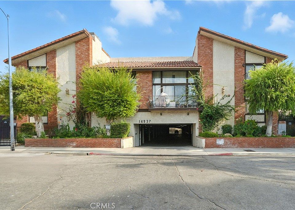1st image of 14937 Sherman Way APT 7