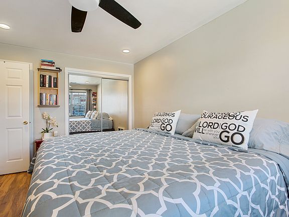 5th image of 112 Surf Dr #463
