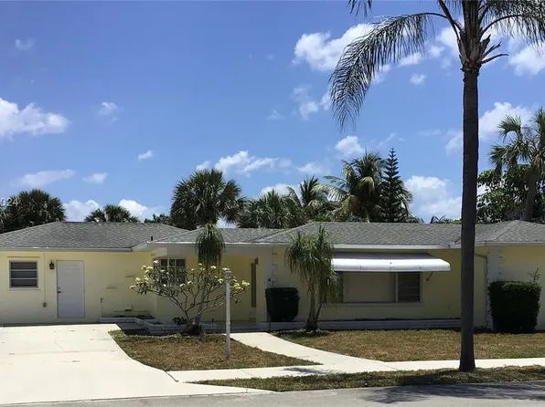 2412 N Lakeside Dr, Lake Worth, FL 33460