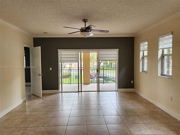 5th image of 2492 Centergate Dr APT 208
