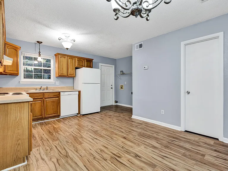 1312 Ely Rd #10 — Photo 10