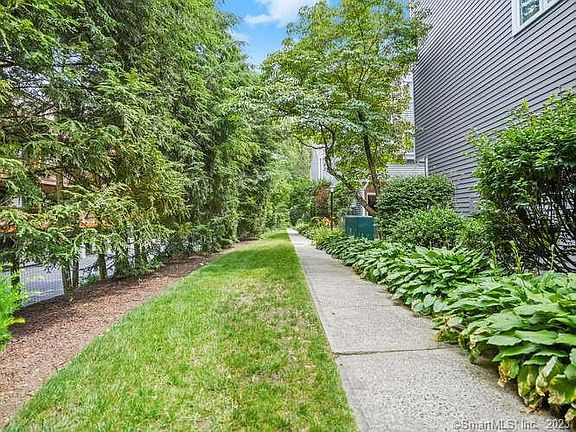 2nd image of 7 Seir Hill Rd APT 27
