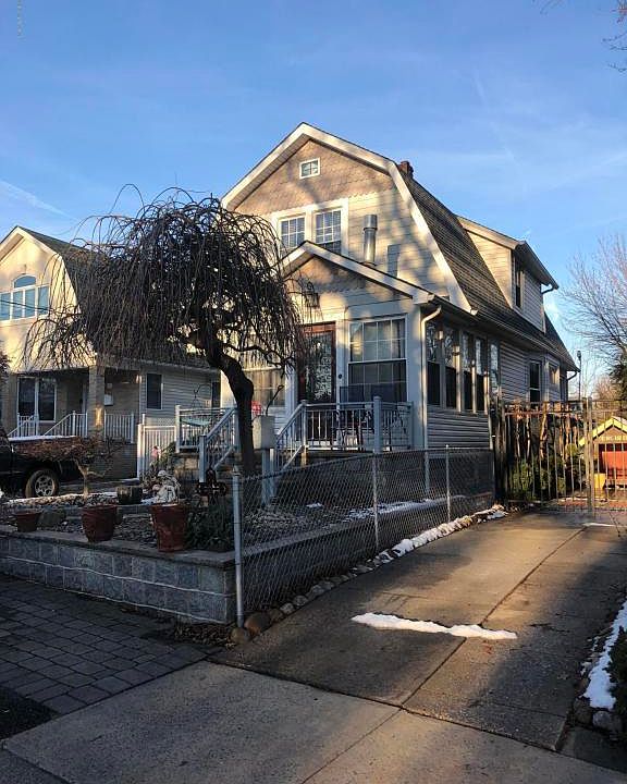 1st image of 317 Brehaut Ave