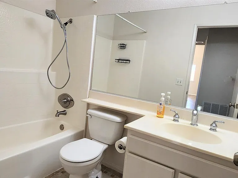 3219 W Avenue J4 — Photo 20