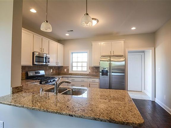 5th image of 3272 Beaumont Center Cir