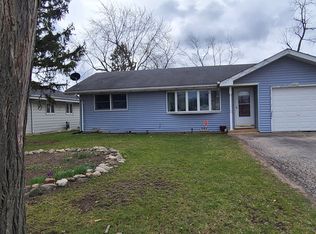 2423 E Sand Lake Rd, Lindenhurst, IL 60046