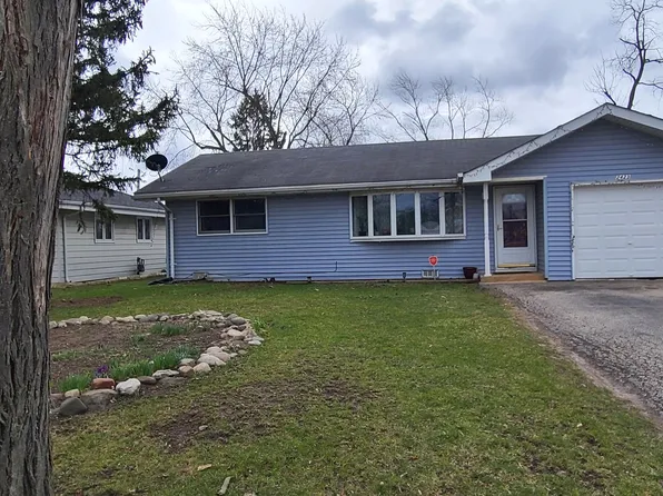 2423 E Sand Lake Rd, Lindenhurst, IL 60046