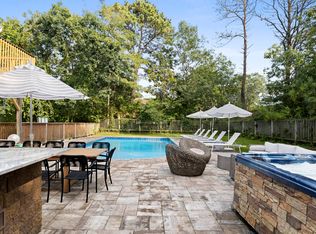 36 Charla Dr, Southampton, NY 11968