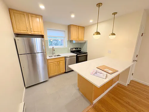 104 Trowbridge St Photo 1