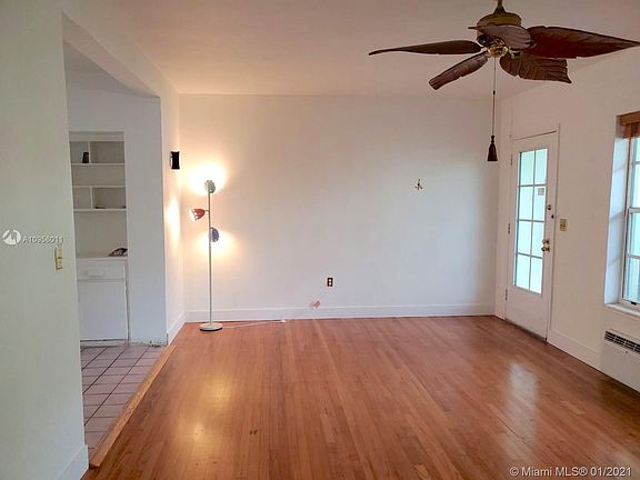 2nd image of 8620 Byron Ave APT 9