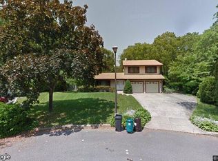 5 Carry Ct, South Setauket, NY 11720