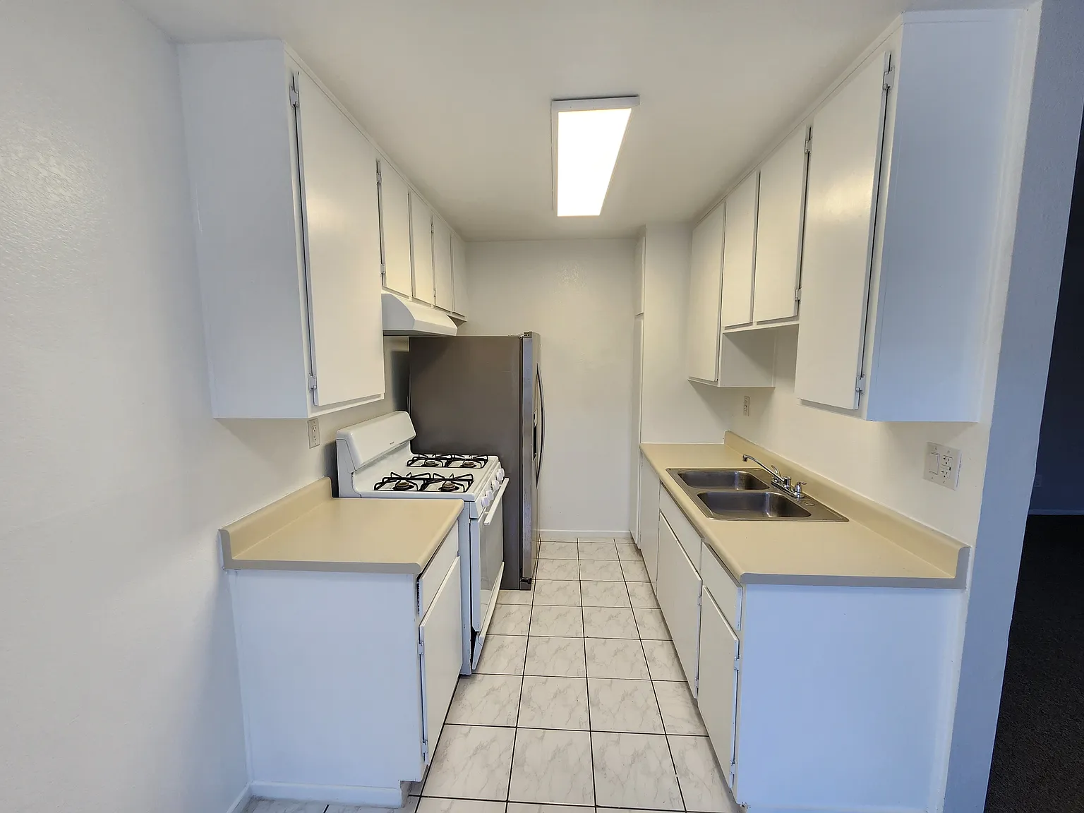 2 bed, 850 sqft, $1,950 — Photo 3