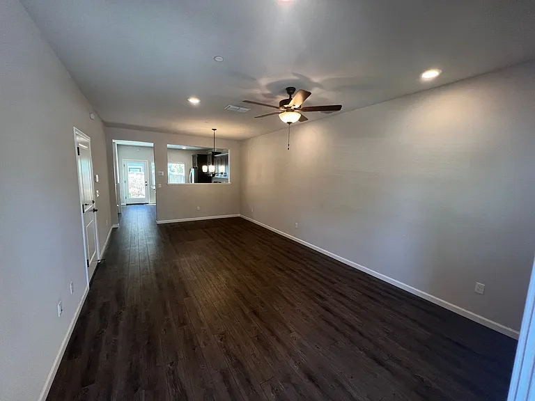 3902 Wickman Loop — Photo 3