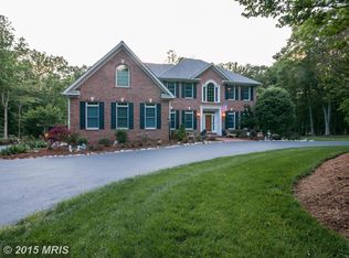 8112 Long Shadows Dr, Fairfax Station, VA 22039