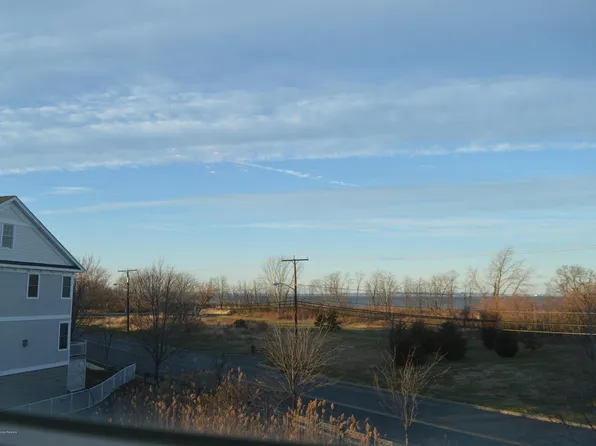 606 Park Ave, Port Monmouth, NJ 07758