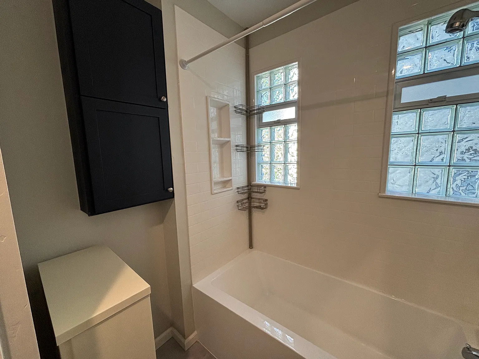 3 bed, 1400 sqft, $1,500 — Photo 2