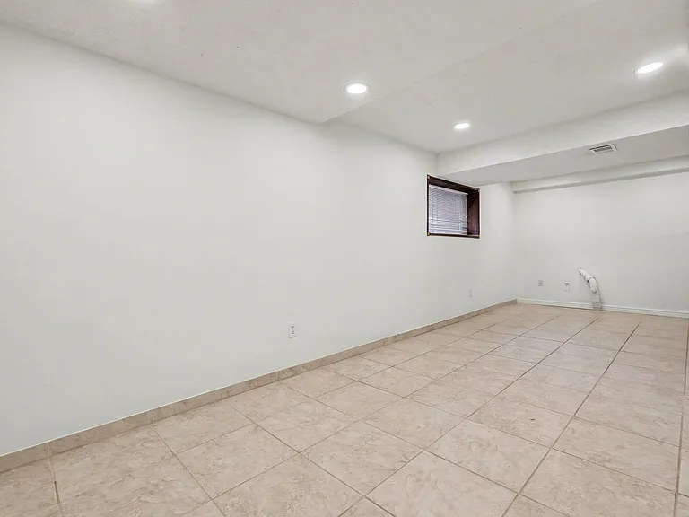 1050 S Monaco Pkwy #49 — Photo 21