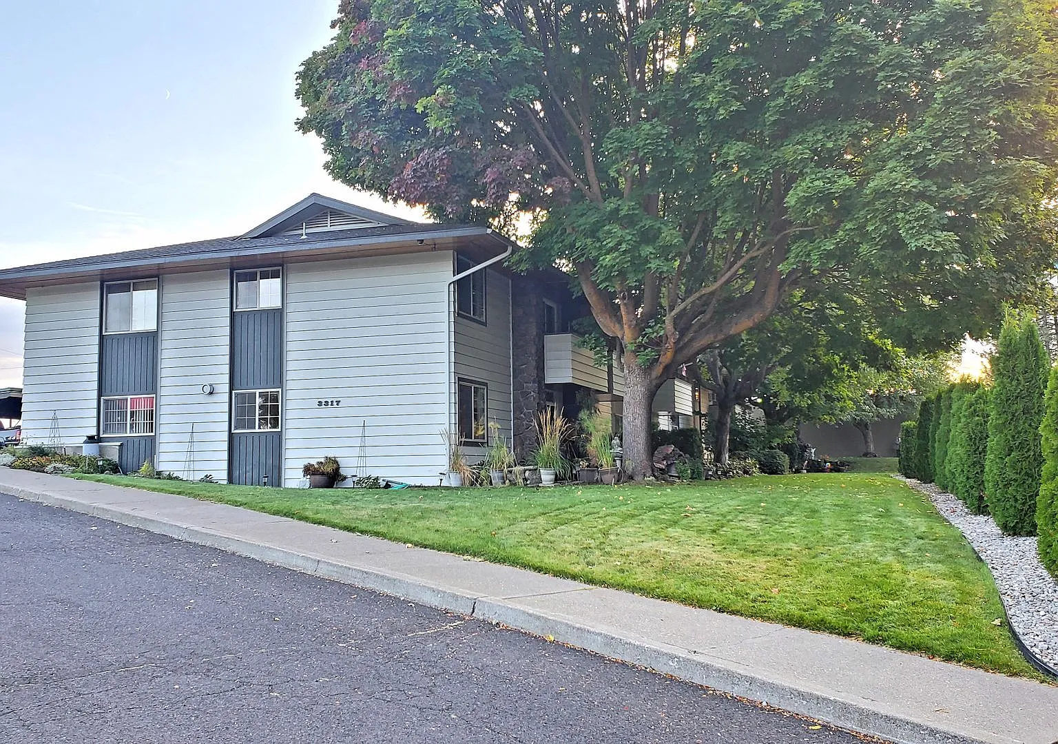 Bismark Apts. — Photo 3