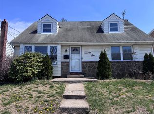 21 Boden Ave, Valley Stream, NY 11580