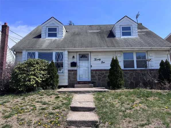 21 Boden Avenue, Valley Stream, NY 11580