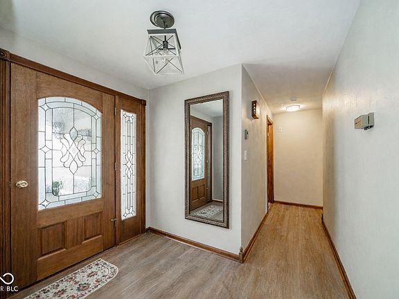 3rd image of 3211 Spring Dr