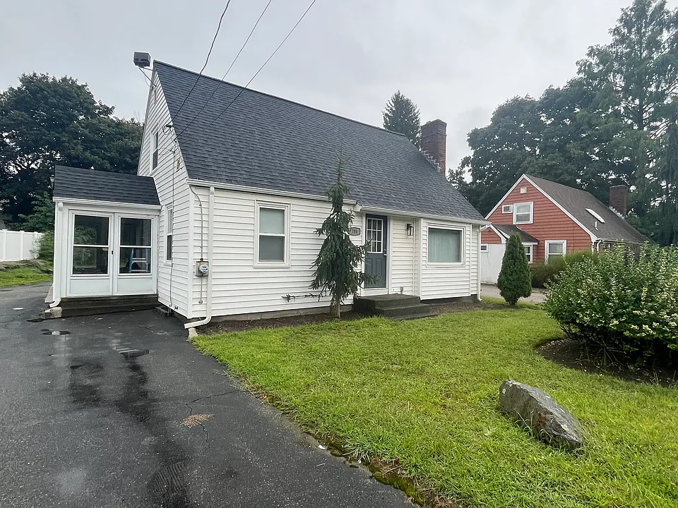 780 Oaklawn Ave