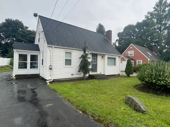 780 Oaklawn Ave, Cranston, RI 02920