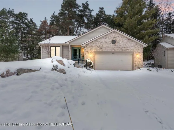 6321 Timber View Dr, East Lansing, MI 48823