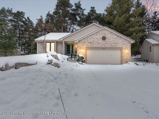 6321 Timber View Dr, East Lansing, MI 48823