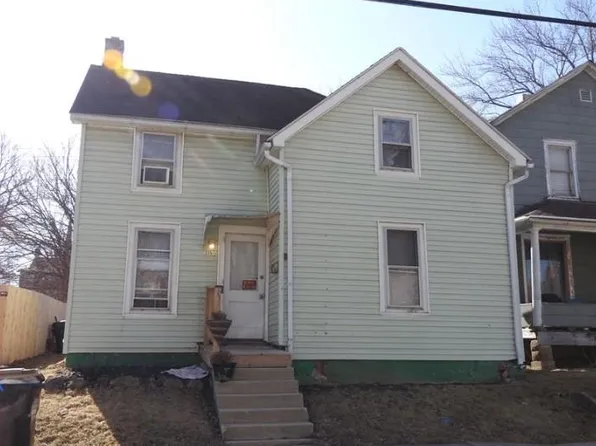 315 W Clark, Freeport, IL 61032