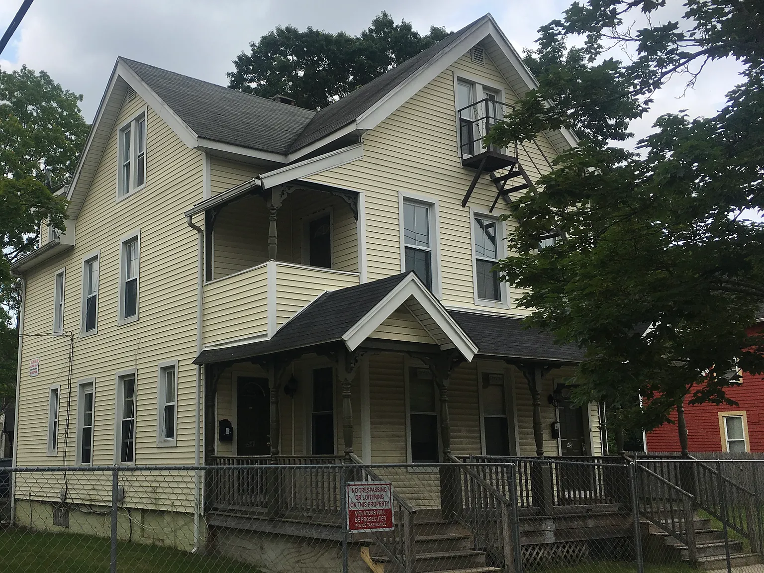 5 bed, 1750 sqft, $3,000 — Photo 1