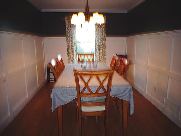 3rd image of 275 Oakview Ct