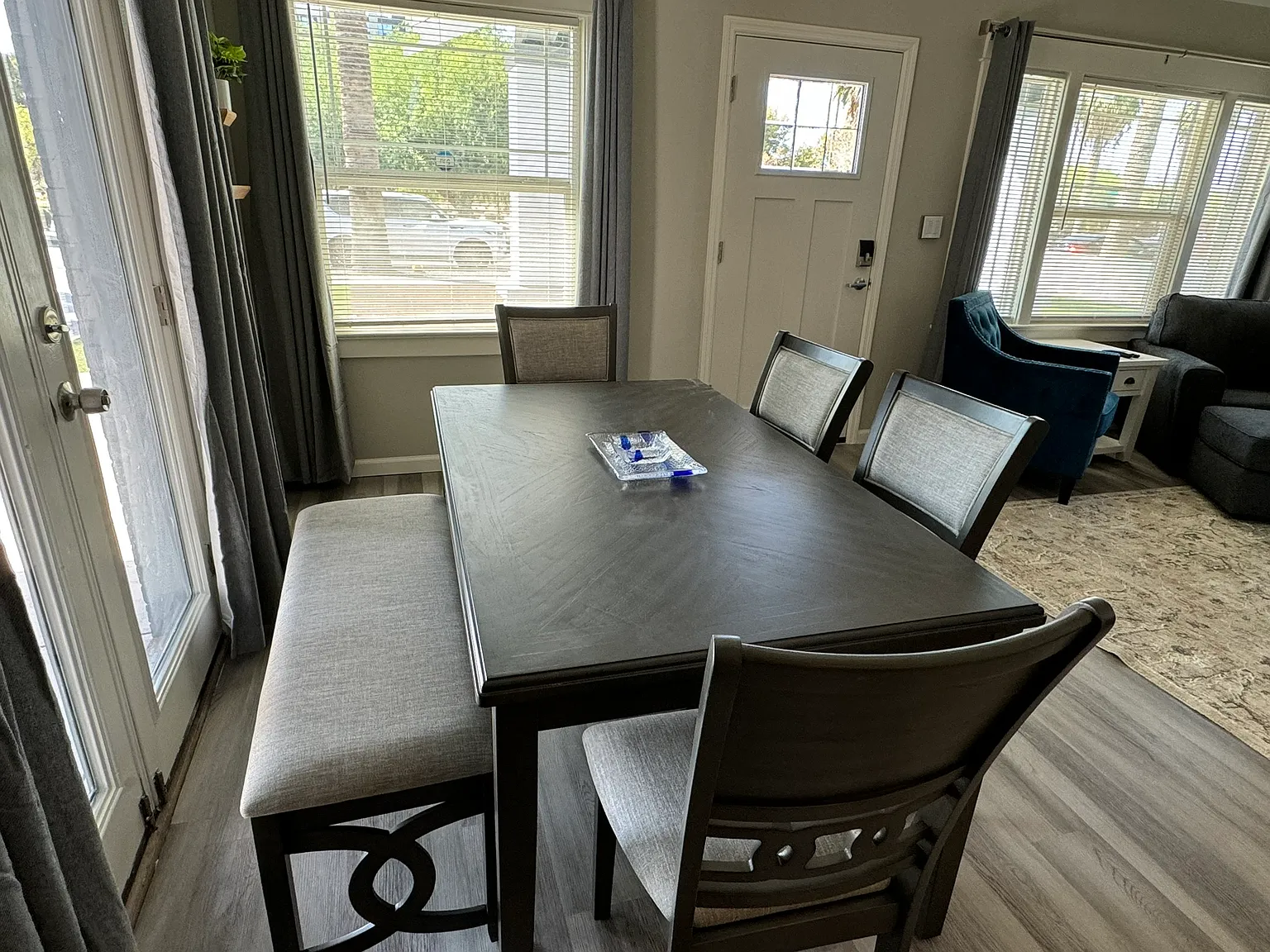 3 bed, 1400 sqft, $3,495 — Photo 4