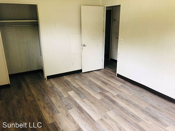 2nd image of 505 W Hubbard Ave