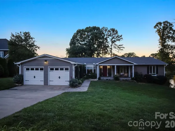 104 Doral Ct, Kings Mountain, NC 28086